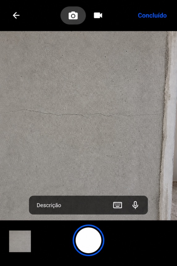 Câmera com obturador destacado